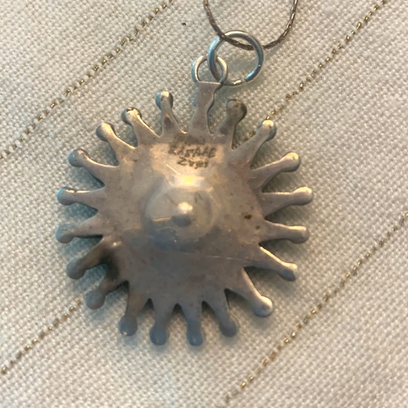 Silver and turquoise pendant with 18” silver toned chain. - Picture 3 of 3